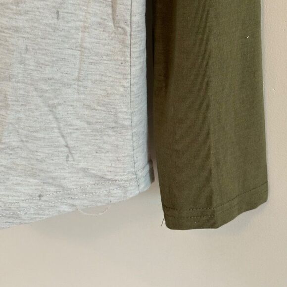 "Have Yourself Merry Little Christmas" Baseball Tee Jersey Womens Large Green Gr - Picture 6 of 7